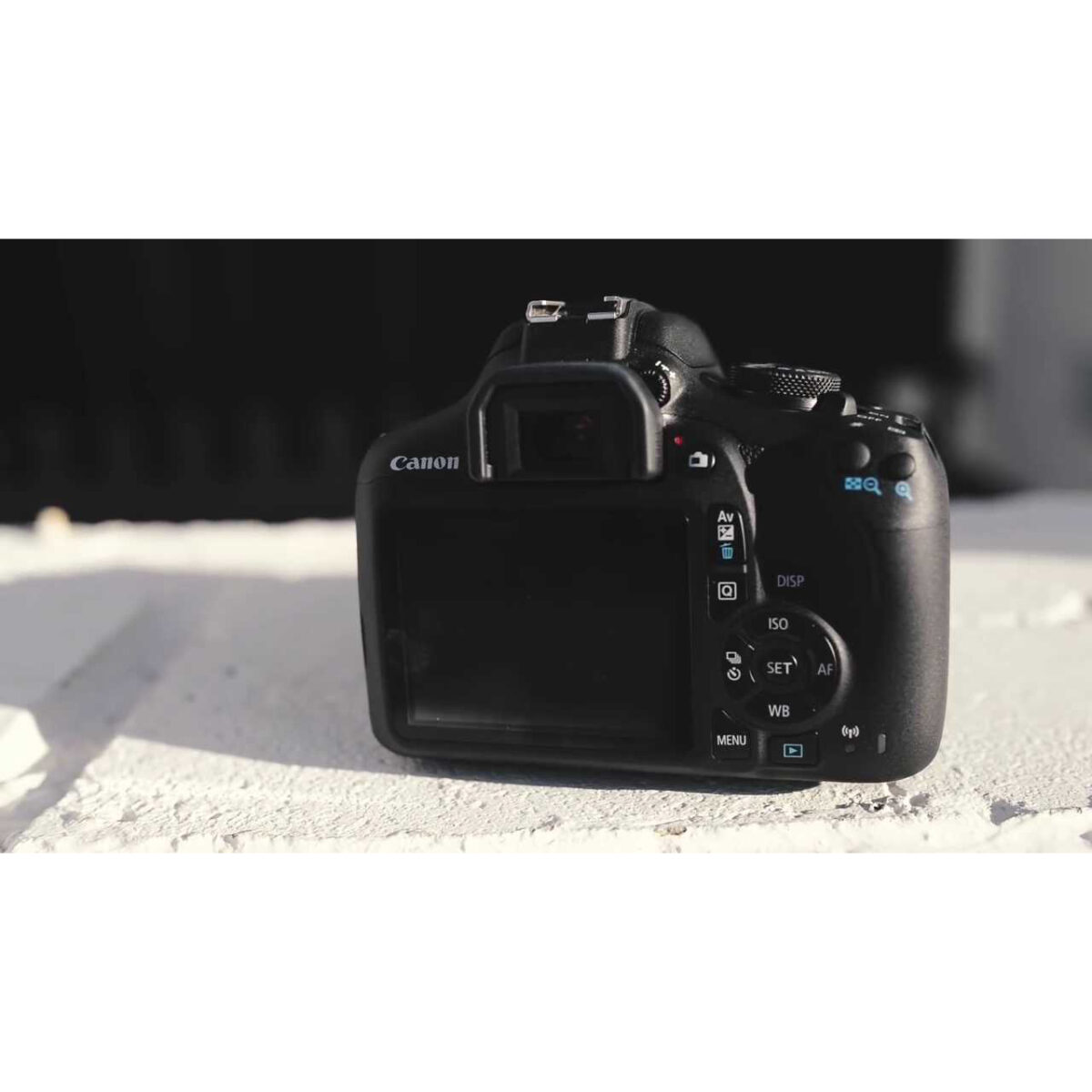 دوربین دیجیتال کانن مدل EOS 1500D به همراه لنز 18-55 میلی متر IS II