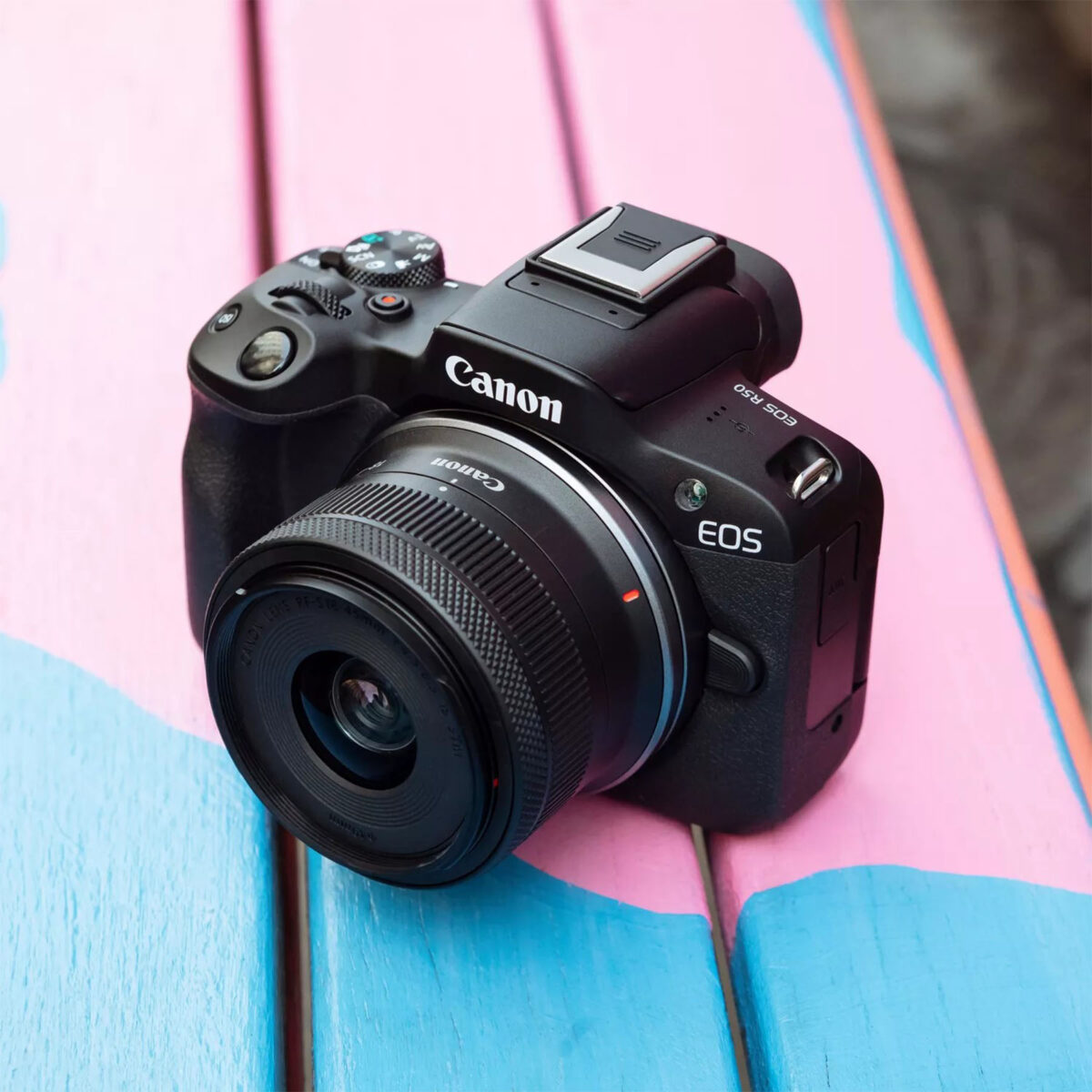 دوربین دیجیتال کانن مدل EOS R50 RF-S 18-45MM