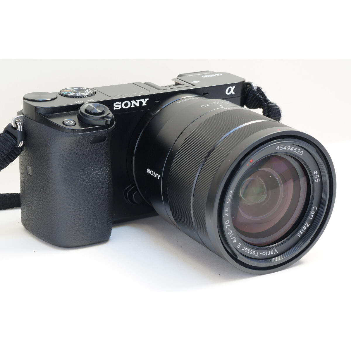لنز دوربین سونی مدل Vario-Tessar Tx E 16-70mm F4 ZA OSS